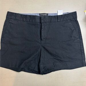 Banana Republic Women’s Black Shorts NWOT. Size 10p